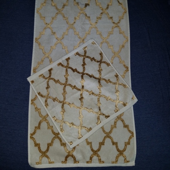 Cynthia Rowley Quatrefoil Trellis Towels...Hard to Find! - Picture 2 of 5